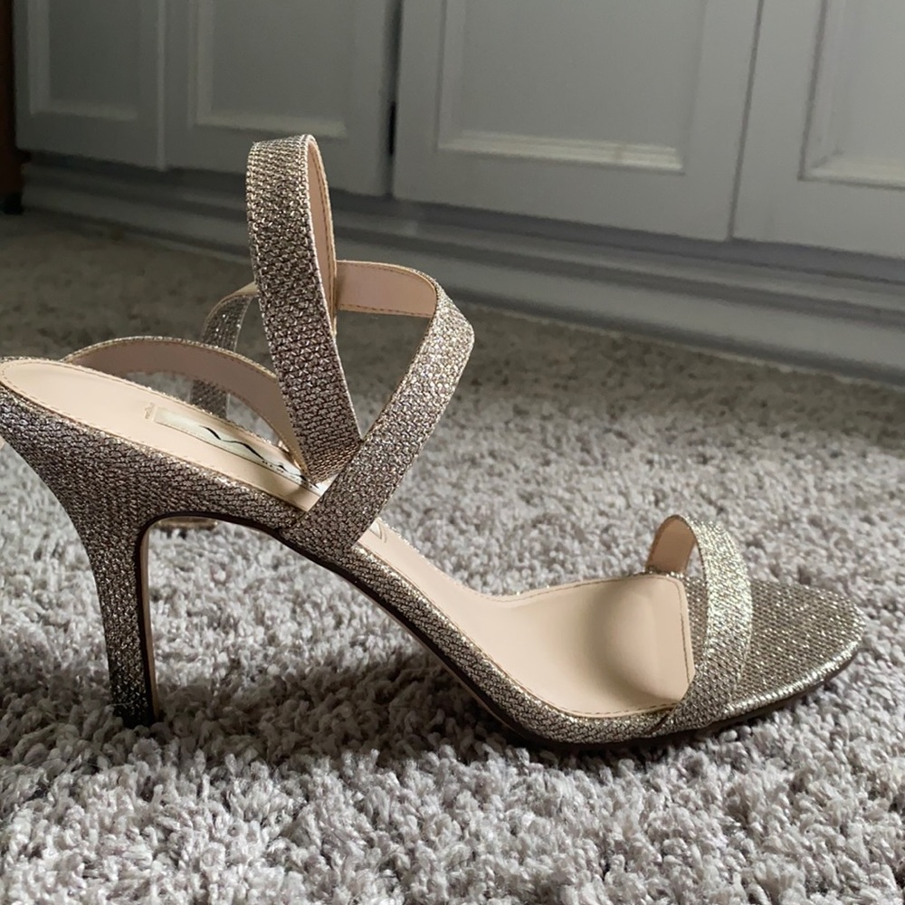 women’s size 8 gold heels